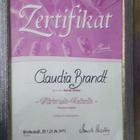 Claudia-Brand-Neue-Naegel_Zertifikate-Fortbildung-Neumodellage-Auffuellen-Naturnagelverstaerkung-Hochzeitsnaegel-Nailart-2